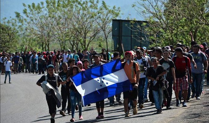 Salieron rumbo a México 2 caravanas con Hondureños y Guatemaltecos