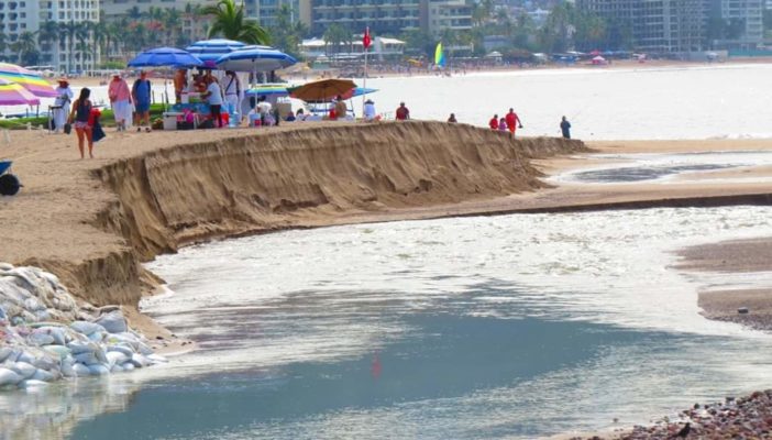 Bandera roja en las playas de la Bahía por alto oleaje