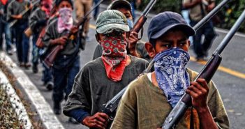 La comunidad mexicana que entrena a sus niños para enfrentar a narcos