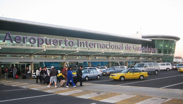 Cancelan vuelos de carga a Guadalajara por procedencia asiática