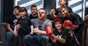 'Canelo' Álvarez compra medicamentos para niños con cáncer