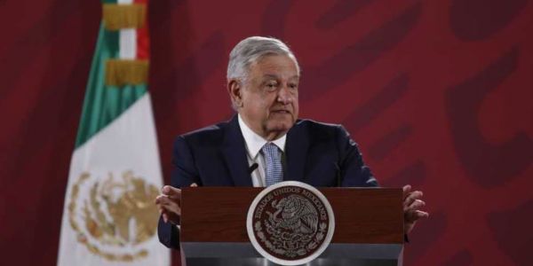 Dice AMLO que retirar 'puentes' no afectará el turismo