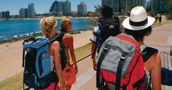 Pretende Vallarta atraer turistas de 'mochilazo'