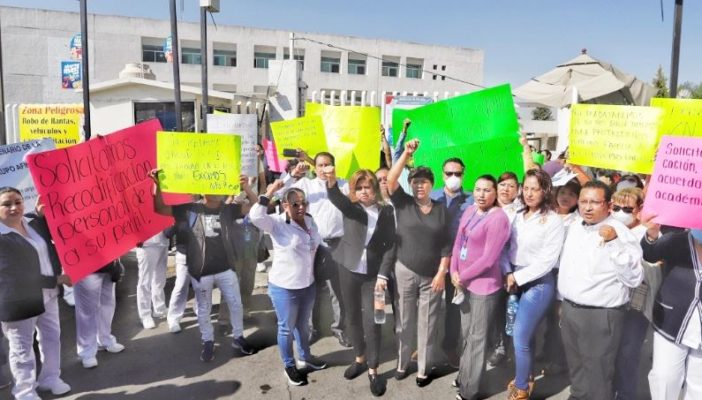 Se manifiestan médicos en Veracruz y Puebla por falta de insumos