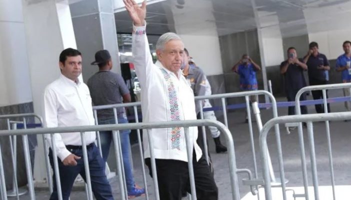 ¡Por fin! Pide AMLO a mexicanos quedarse en casa por Covid-19