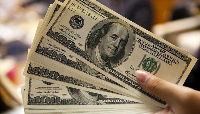 ¡Histórico! Dólar rebasa por primera vez los 23 pesos