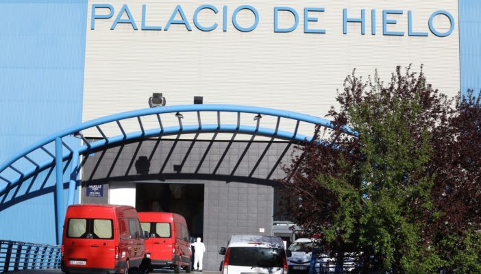 Madrid utilizará plaza comercial de hielo para almacenar cadáveres
