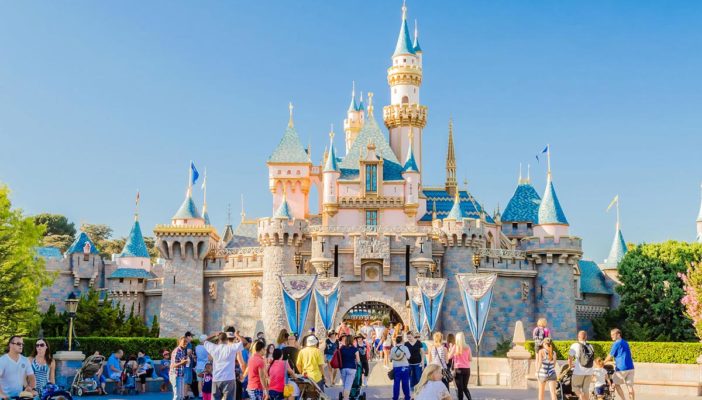 Cierra Disneyland en California por prevención sanitaria