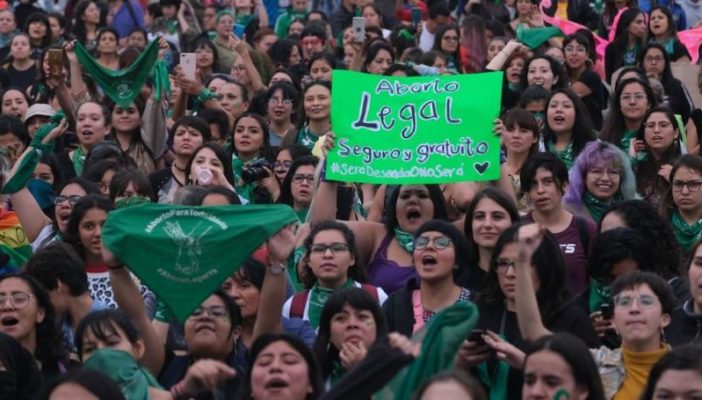 PAN hace encuesta sobre aborto; la borra porque mayoría votó a favor