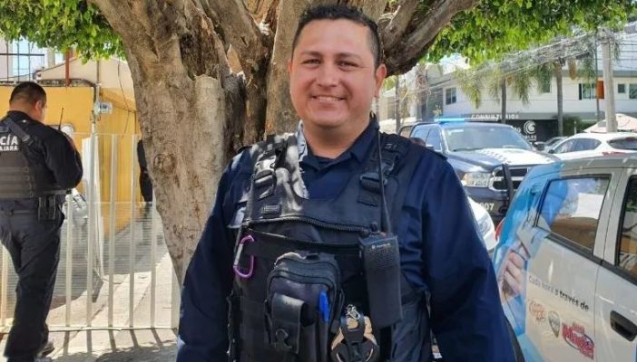 Cae niño de cuarto piso, policía lo atrapa