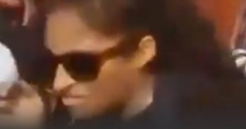 Ya buscan a la mujer que lanzó bomba molotov en palacio de gobierno