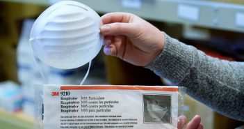 Por cubrebocas N95, pagará IMSS $175; en enero valían $50
