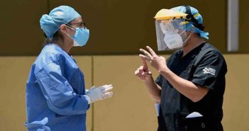 Lanzan piedras a trabajadora de la Salud en Michoacán