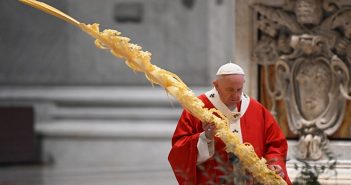 Honra el Papa Francisco a los 'Santos que luchan contra el Covid-19'