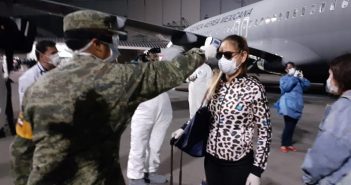 Llegan a México 280 connacionales repatriados de Argentina
