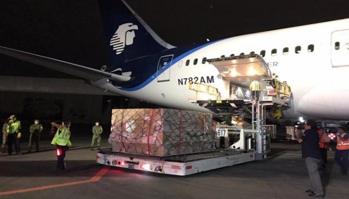 Llega a México avión con insumos médicos de China