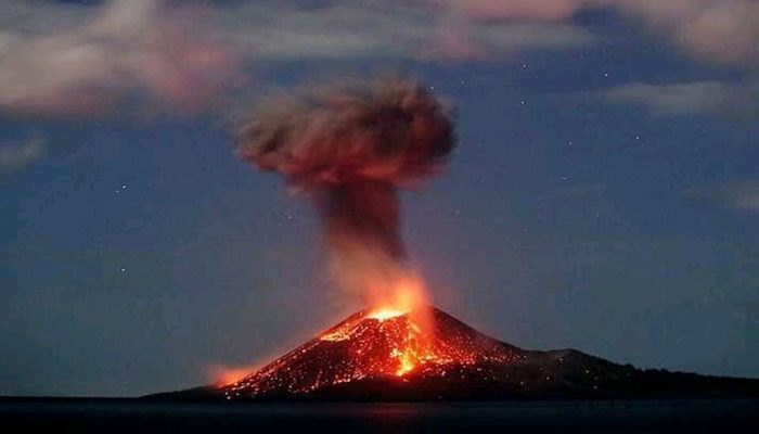15 volcanes se activaron tras la explosión del Krakatoa