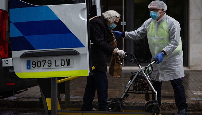 España reporta 367 muertos en un día, la cifra más baja en 1 mes