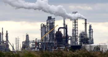 Caída del petróleo ayuda a cuidado de recursos naturales: AMLO