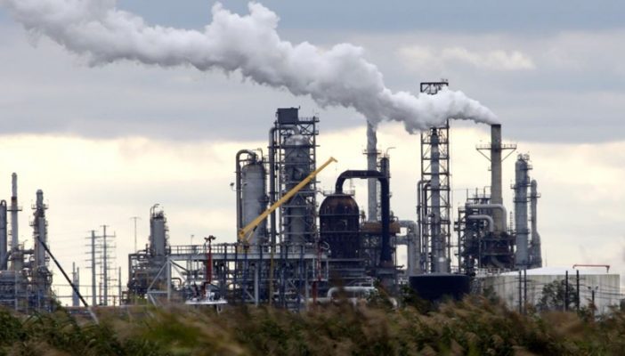 Caída del petróleo ayuda a cuidado de recursos naturales: AMLO