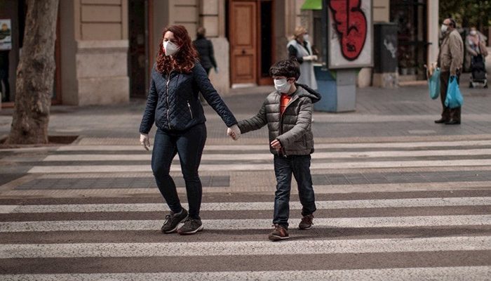España da por controlada la epidemia, retirará confinamiento en varias fases