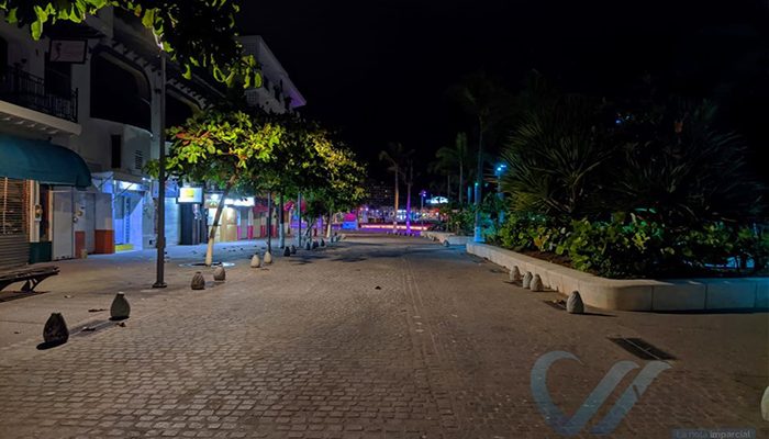 Negocios del malecón aprovechan para dar mantenimiento tras apertura