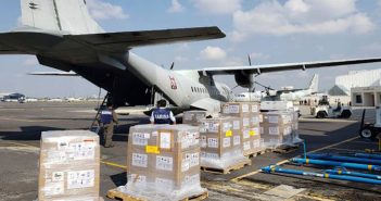 Llega avión con insumos médicos desde China para Covid-19