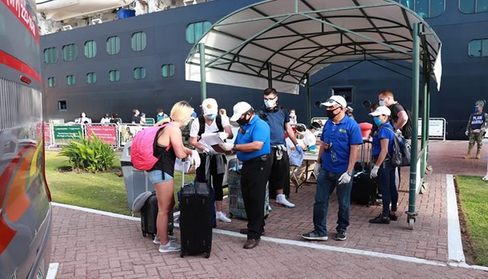 Ya fueron repatriados la mitad de los tripulantes que bajaron en PV