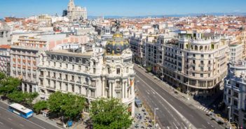 Prosigue reapertura en España, a excepción de Madrid y Barcelona