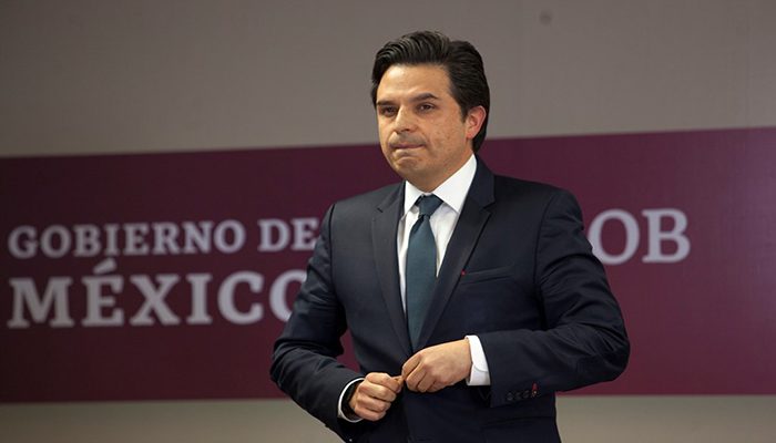 Zoe Robledo justifica compra de ventiladores a hijo de Bartlett