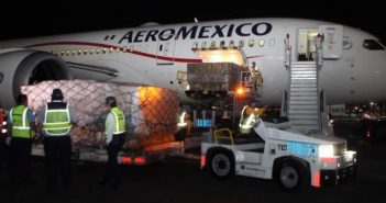 Llega vuelo 14 de China a México con insumos para hacer frente al Covid-19