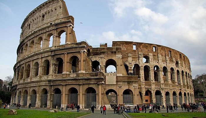 Reabren el Coliseo de Roma, emblema de Italia