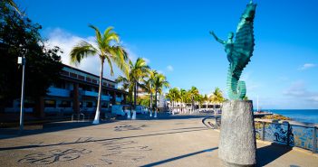 Puerto Vallarta 'de la luz a la sombra' en casos de Covid-19