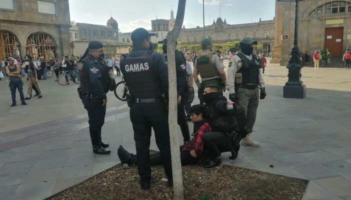 Dan prisión preventiva a policía por abuso de autoridad en protestas