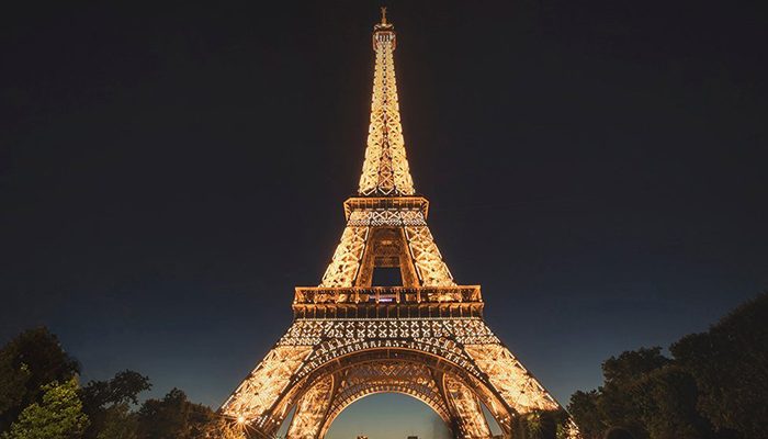 Torre Eiffel vuelve a recibir público tras cierre de tres meses