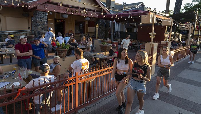 Arizona ordena cierre de establecimientos por Covid-19