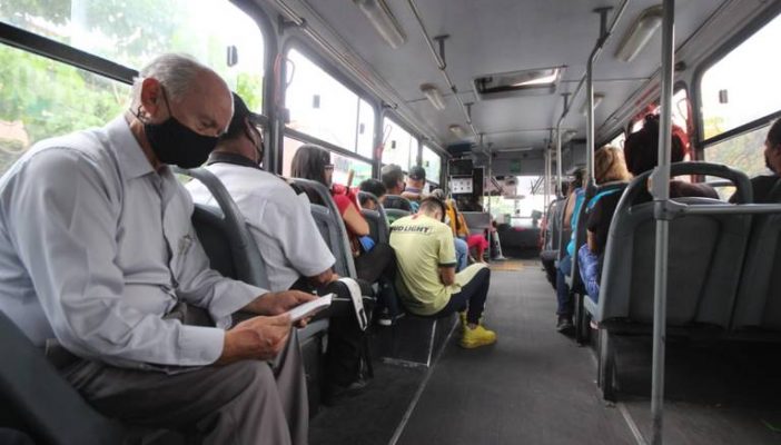Diputados pelean por bajar la tarifa de transporte a 7 pesos... en Guadalajara
