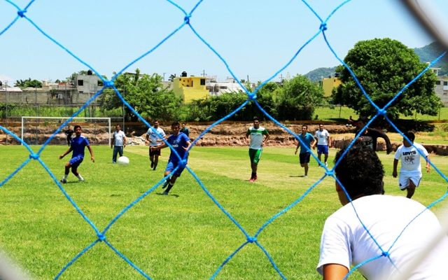 El lunes darán fecha para apertura de canchas de futbol