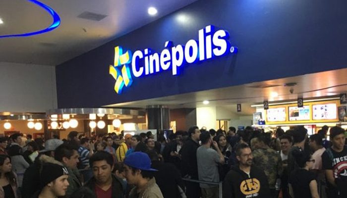 Sigue en pie la apertura de cines, teatros y centros deportivos en PV