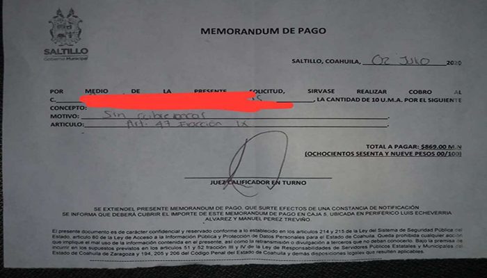 Saltillo multa a automovilistas que conducen sin cubrebocas