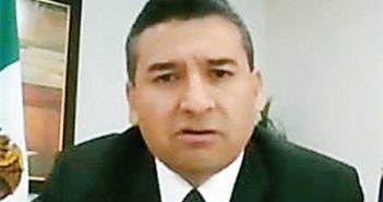 Fiscal niega corrupción; pide que lo investiguen