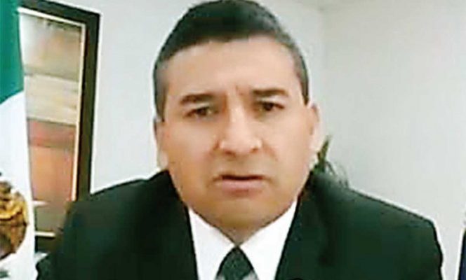 Fiscal niega corrupción; pide que lo investiguen