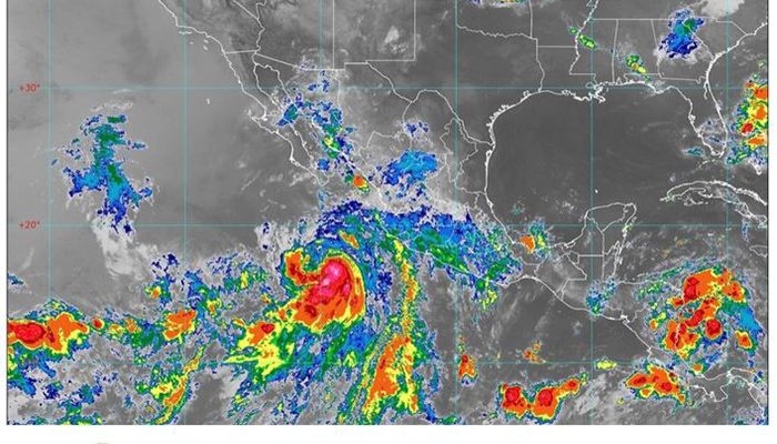 ''Cristina'' se convertirá en huracán y dejará más lluvias en Jalisco