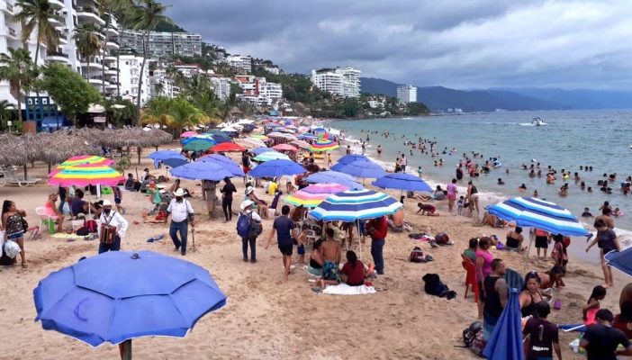 Cofepris dice que todas las playas de la Bahía están limpias