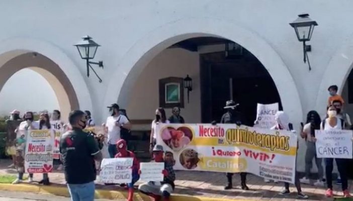 “¡Por el derecho a vivir!”, se manifiestan familiares de niños con cáncer