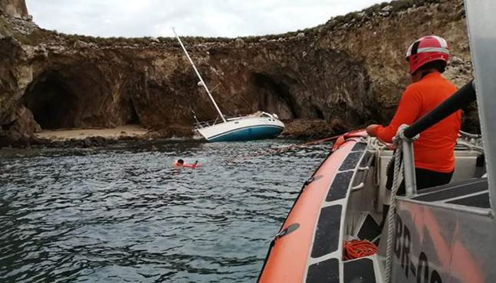 Rescatan marinos a 7 personas; una lancha y un velero involucrados