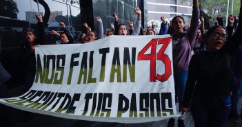 Identifican restos de estudiante de Ayotzinapa en barranca