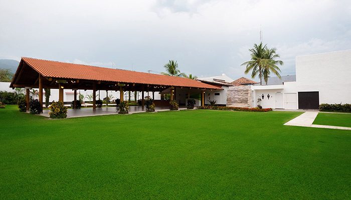 Salones de eventos al aire libre ya pueden operar en PV