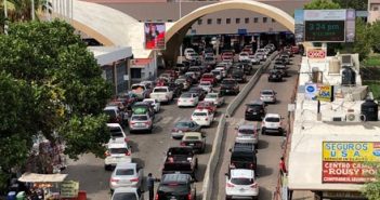 Colapsan garitas de ingreso a México por filtros sanitarios