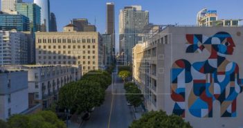 Ordena California nuevo cierre total de restaurantes y cines